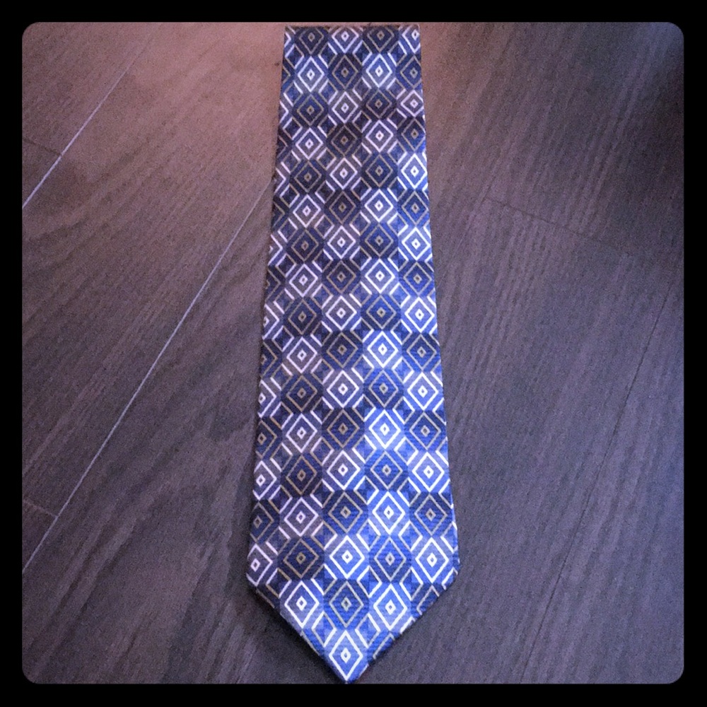 Jhane Barnes necktie with geometric pattern